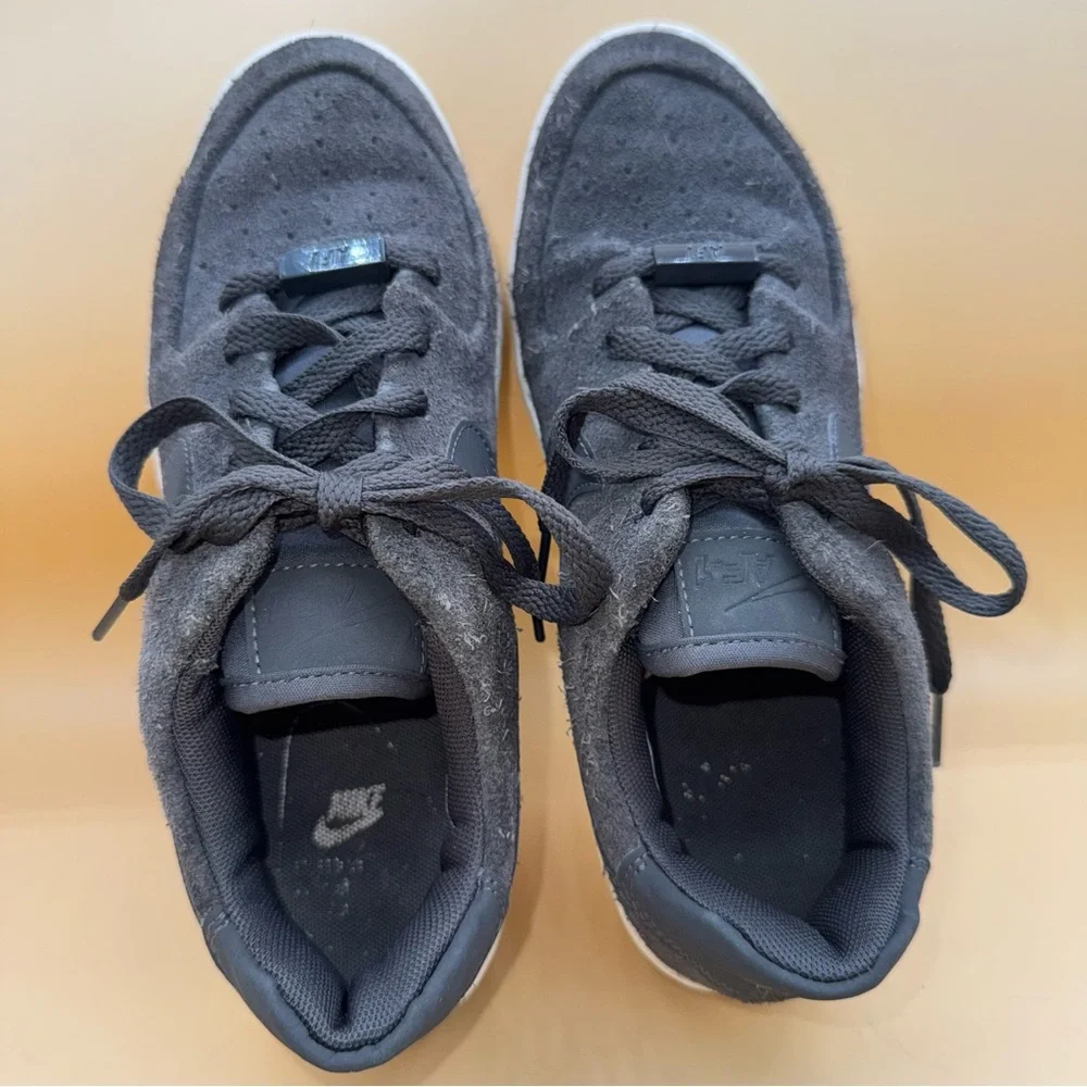 Nike‎ Air Force 1 Sage Low Dark Gray Suede Women's Sneakers, Size 7, EUC